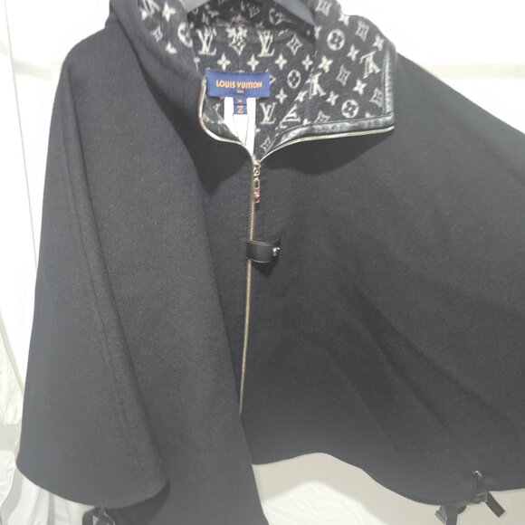 Louis vuitton Poncho - Picture 12 of 14